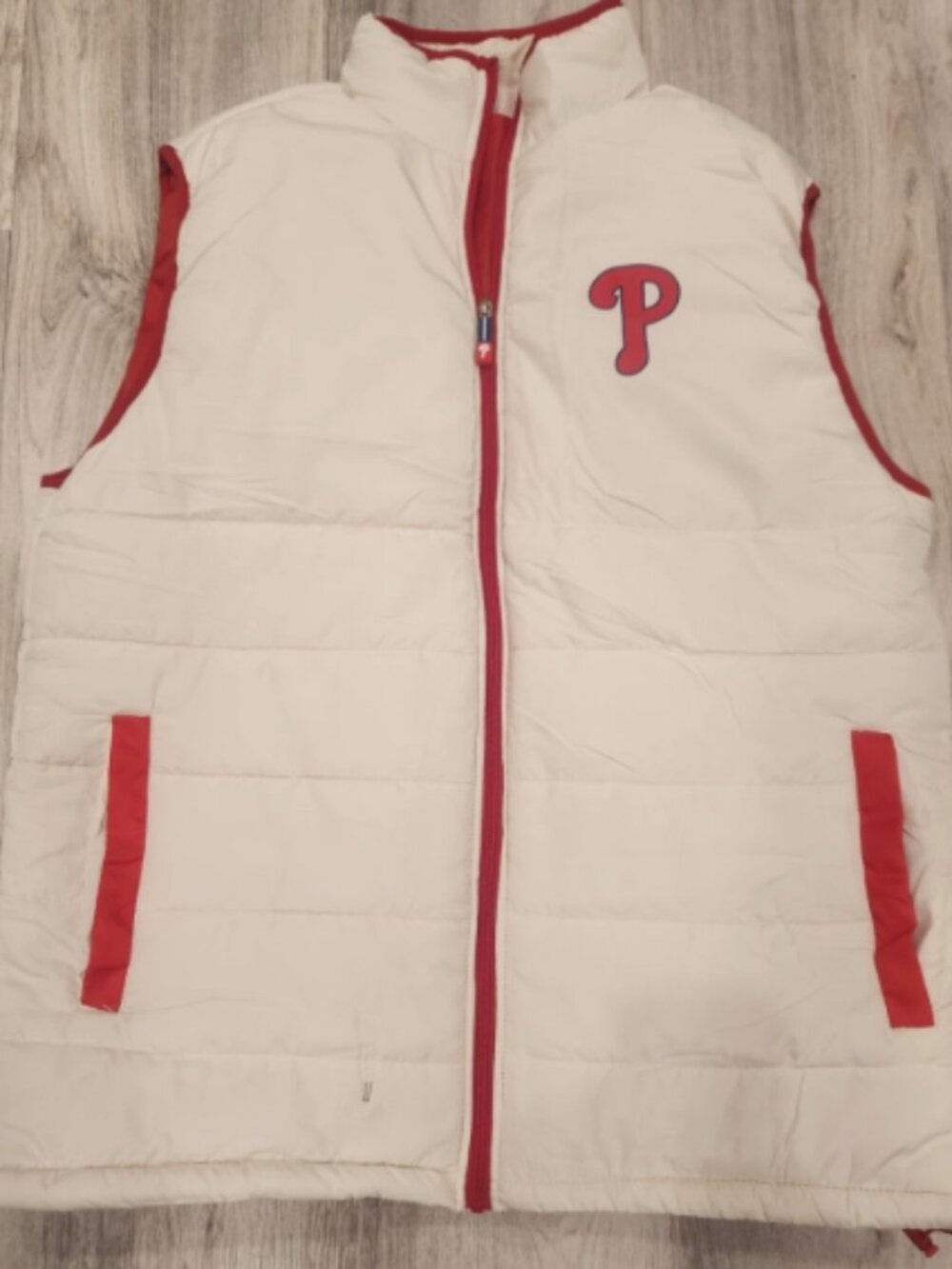 Philadelphia Phillies Puffer Vest L – White & Red – Brand New Sealed 🔴⚾